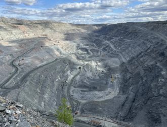 Карельские ученые обнаружили в составе костомукшской железной руды циркон
