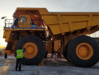 БЕЛАЗ приступил к испытаниям 180-тонного самосвала нового поколения в условиях реального карьера