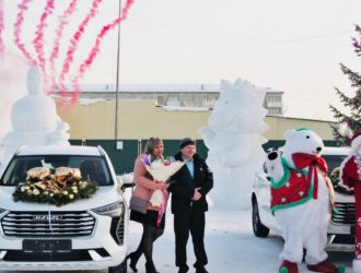 По итогам 2023 года лучших шахтёров СУЭК-Кузбасс наградили автомобилями