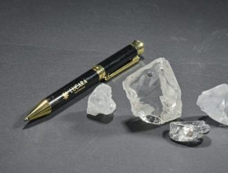 Компания Lucara Diamond Corp добыла несколько крупных алмазов ювелирного качества