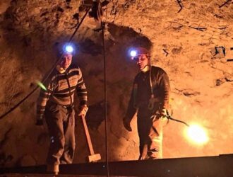 В Забайкалье горняки внедрили безвзрывной способ сбойки горных выработок 